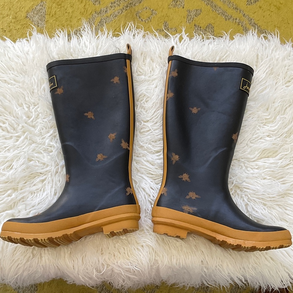 JOULES Black Boots with Brown Bee Design - Picture 6 of 7